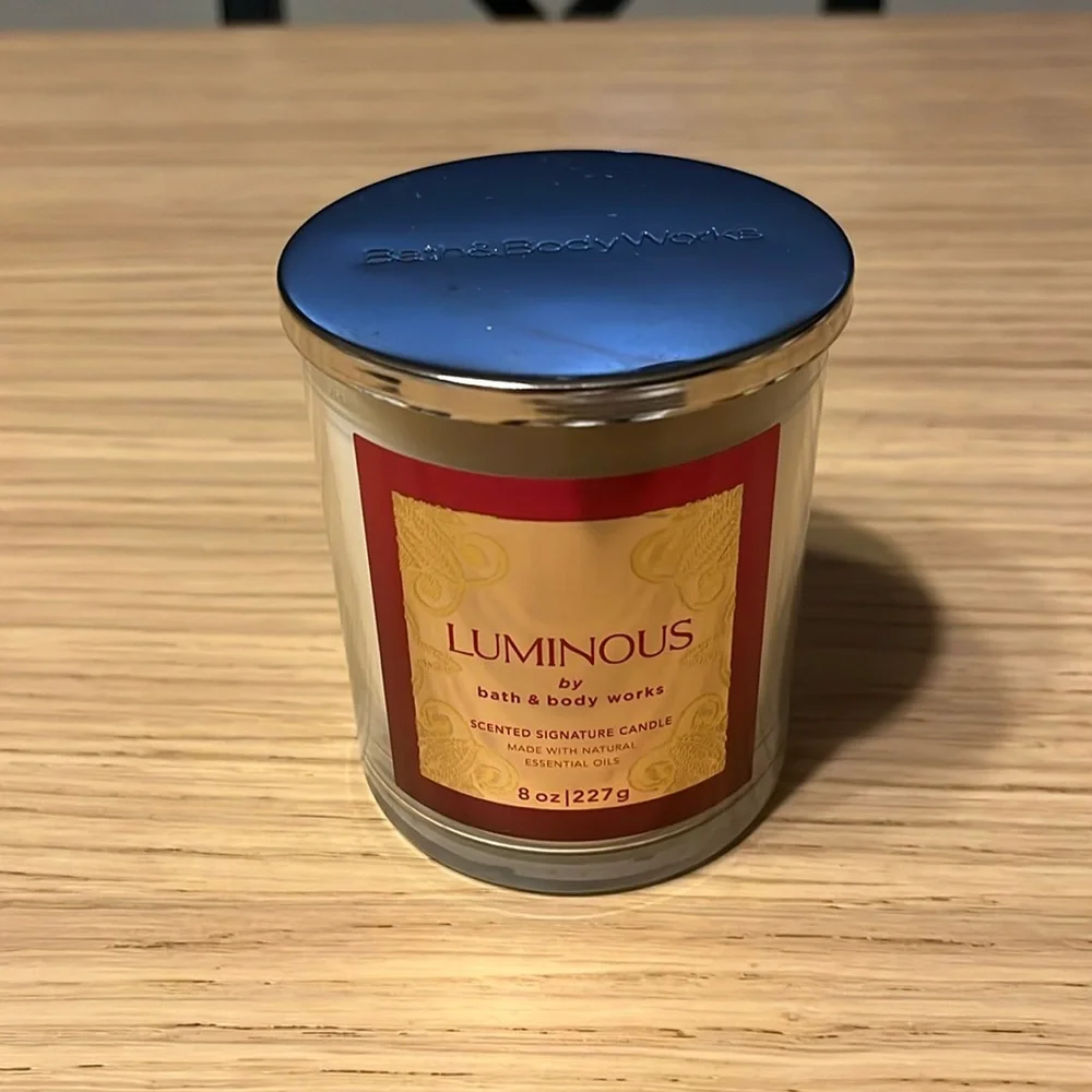 Bath & Body Works Single Wick Candle. Luminous.